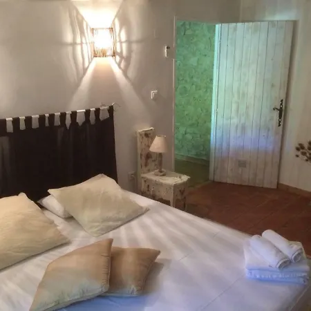 乡村民宿 La Cabane Du Jardin Sauve