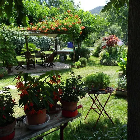 Landhaus La Cabane Du Jardin Sauve